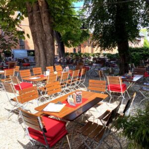 Wirtshaus • Restaurant • Biergarten • Event-Location in Straubing nahe dem Stadtplatz